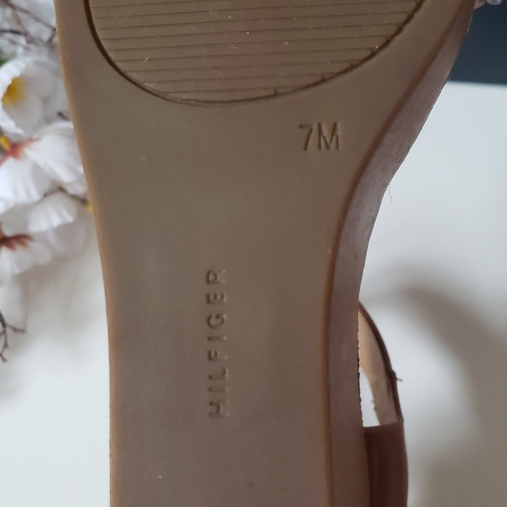 TOMMY HILFIGER SHOES - WITT WEDGE SANDALS - Picture 6 of 7